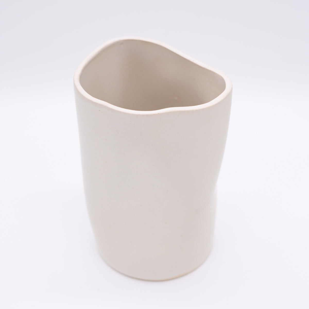 Vase matt beige gr.